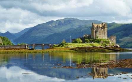 Med ånglok från Fort William till kustens Mallaig image