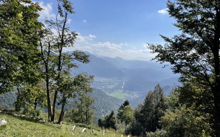 Bergsmassivens Slovenien med fredsleden till Sydtyrolen image