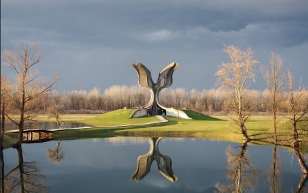 Från spomenikerna Jasenovac och Kozara till den historiska kungastaden Jajce image
