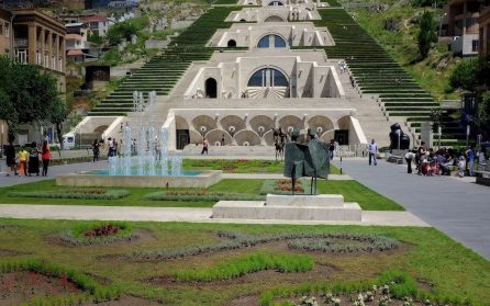 Kungariket Ararat nu och då image