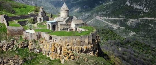 Armenien med arkeolog Richard Holmgren hero image