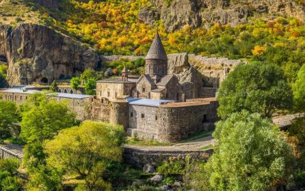 ” Lansen, hednatemplet och en gammal sko” image