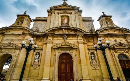 Lascaris war rooms och den gamla arabiska huvudstaden Mdina image